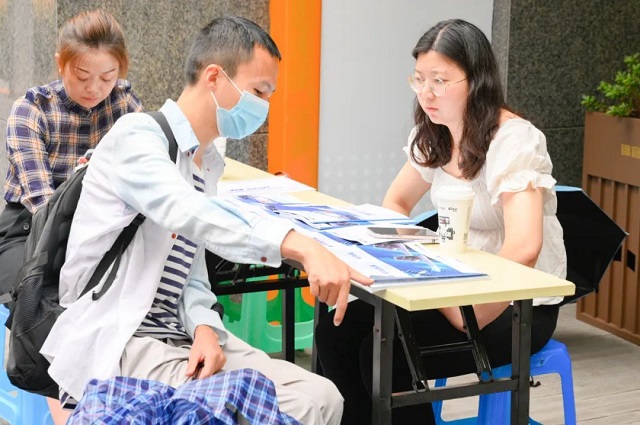 成都市首个就业服务小站——锦官新城就业服务小站密集推出“百日万企”系列招聘活动 第2张