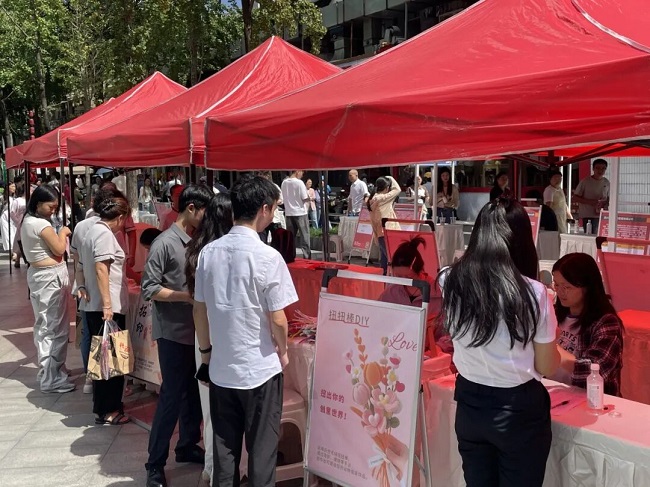 “家门口”的一站式服务！瑞方人力助力打造火车南站街道锦官新城社区特色就业IP 第4张