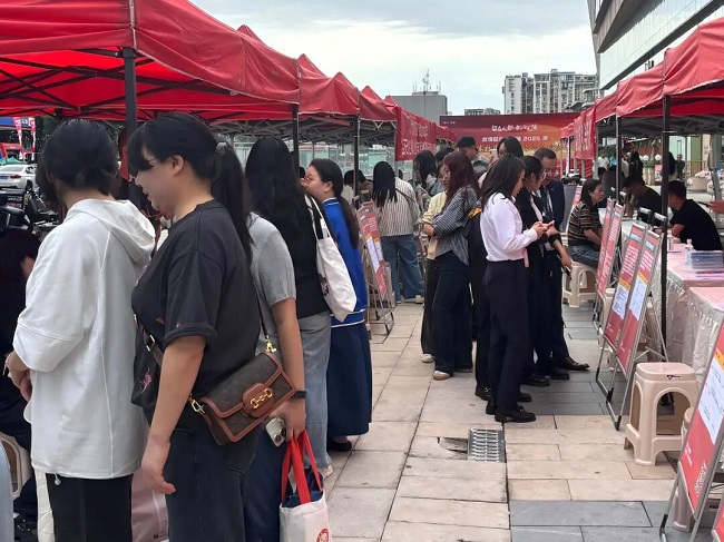 搭建家门口就业桥梁！瑞方人力助力高校毕业生人岗高效匹配 第1张