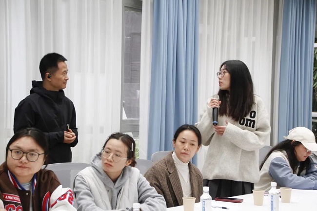 深入一线听民意!成都市人大代表龚晓鸥在火车南站街道开展就业指导专题分享活动 第3张 深入一线听民意!成都市人大代表龚晓鸥在火车南站街道开展就业指导专题分享活动 第3张