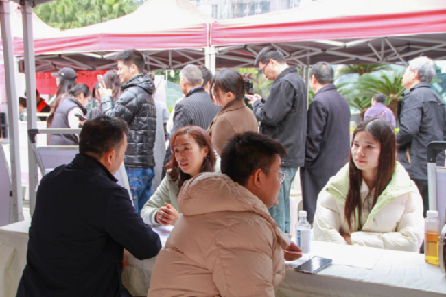 瑞方人力赋能火车南站街道锦官新城社区，让“家门口”就业服务小站更暖心 第2张