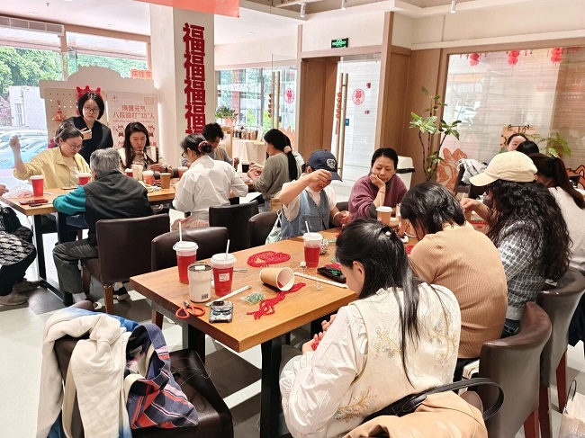 “小串珠”串起居民“大就业”！瑞方人力助力火车南站街道锦官新城社区开展技能培训 第2张