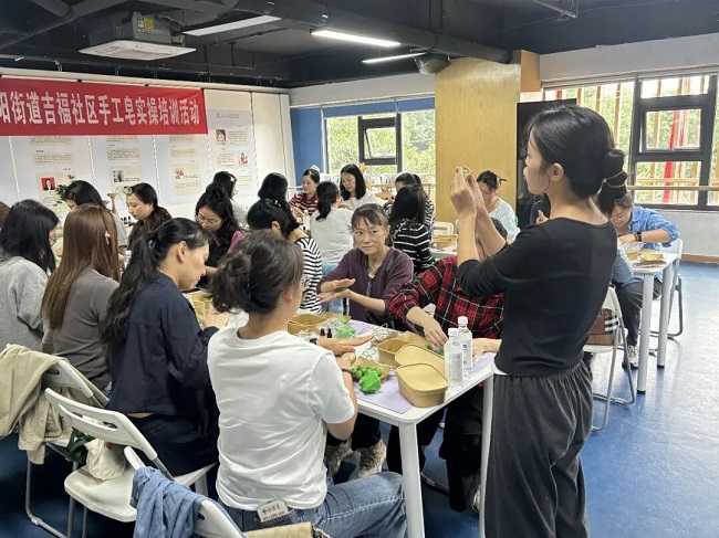 “皂”亮就业路,瑞方人力以专业服务助力晋阳街道吉福社区灵活就业 第2张 “皂”亮就业路,瑞方人力以专业服务助力晋阳街道吉福社区灵活就业 第2张
